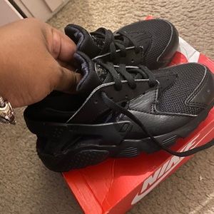 Toddler shoes size 12c